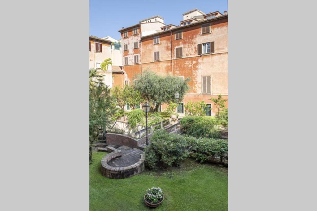 Apartment Vivi Trevi Luxury Suites