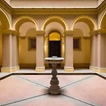 Vivi Trevi Luxury Suites